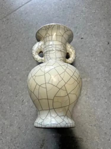Northern Song Bianjing Guan-ware Porcelain Vase
