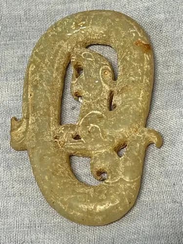 Warring States–Han Dragon-Form Jade Ornament