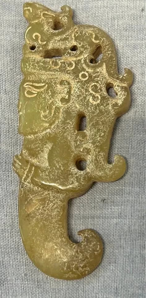Warring States–Han Jade Pendant of Combined Human and Dragon Form